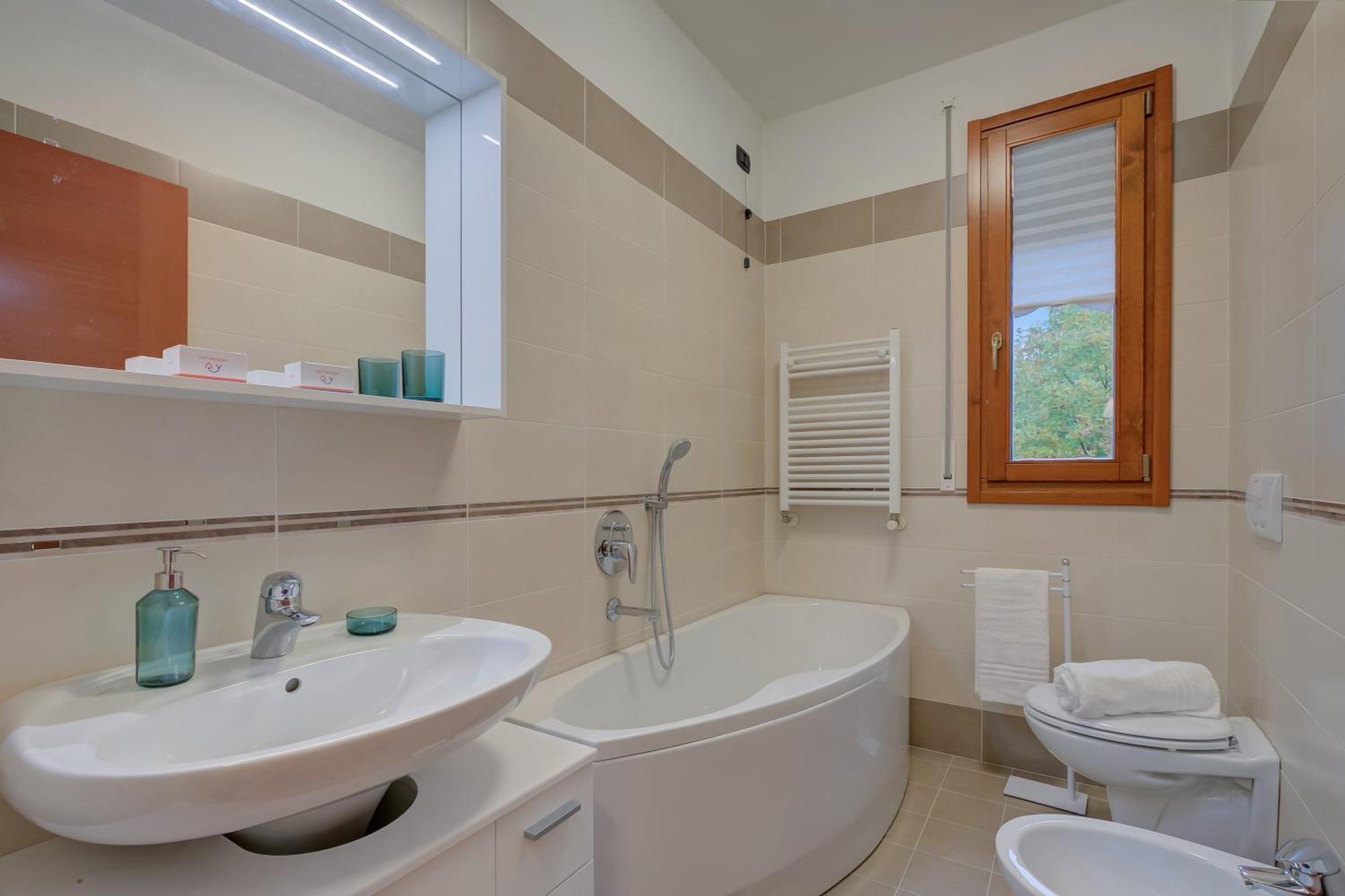 Magnolia - Happy Rentals Laveno-Mombello Ngoại thất bức ảnh